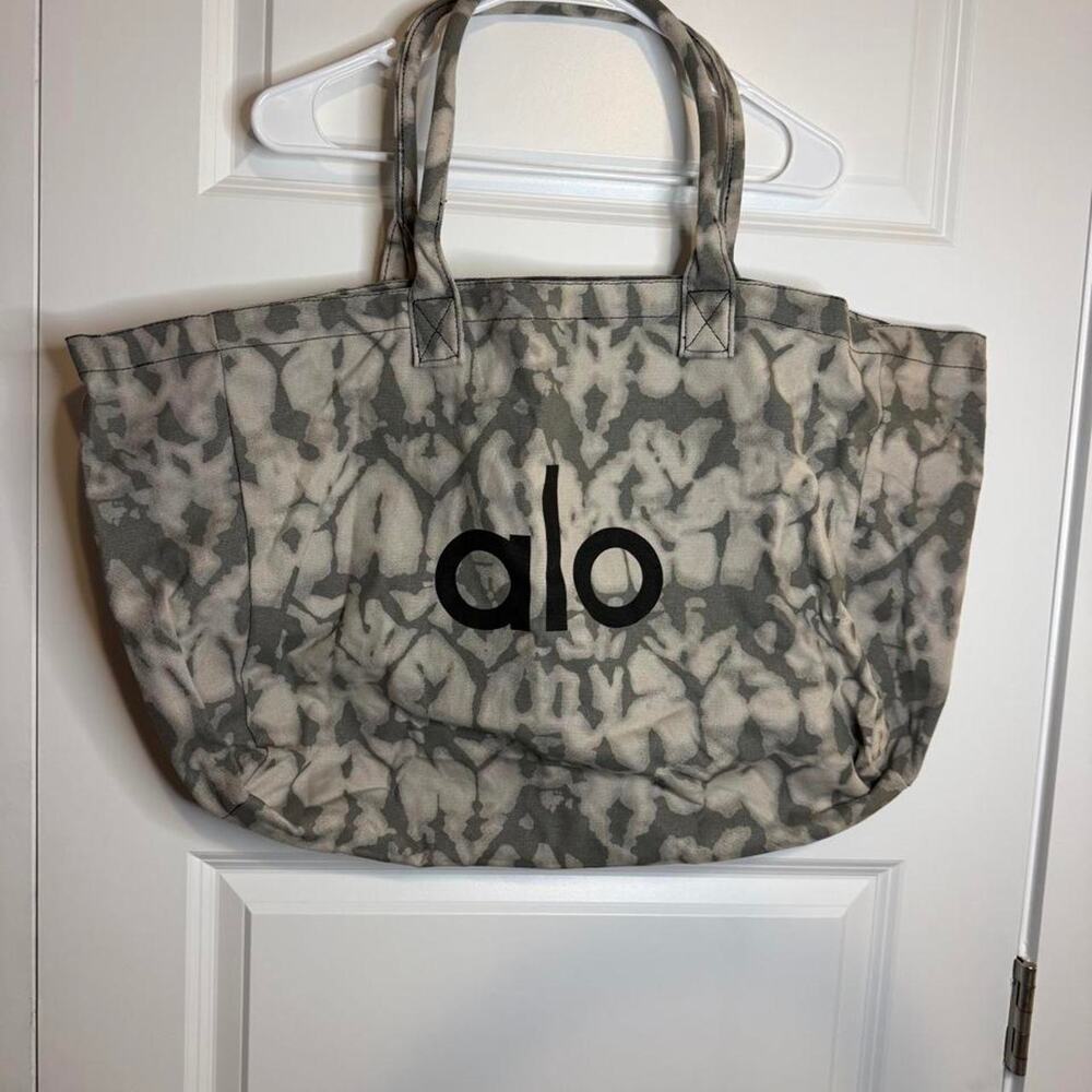 Alo yoga viral tie dye Tote